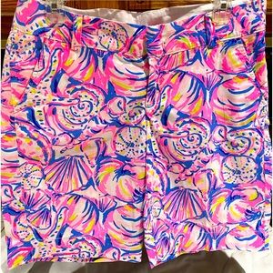 Lilly Pulitzer “the chipper short”.